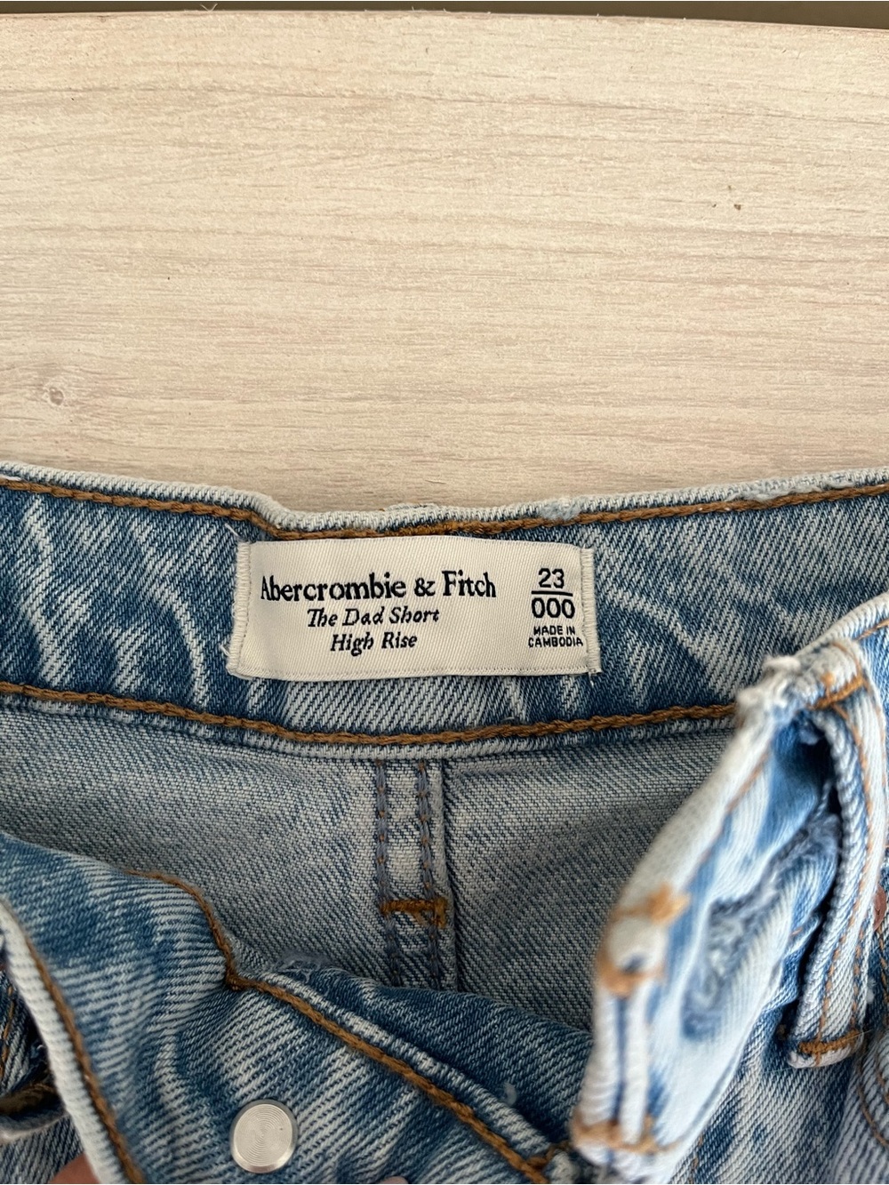Abercrombie & Fitch Light Blue High-Rise Dad Denim Shorts - Picture 4 of 4